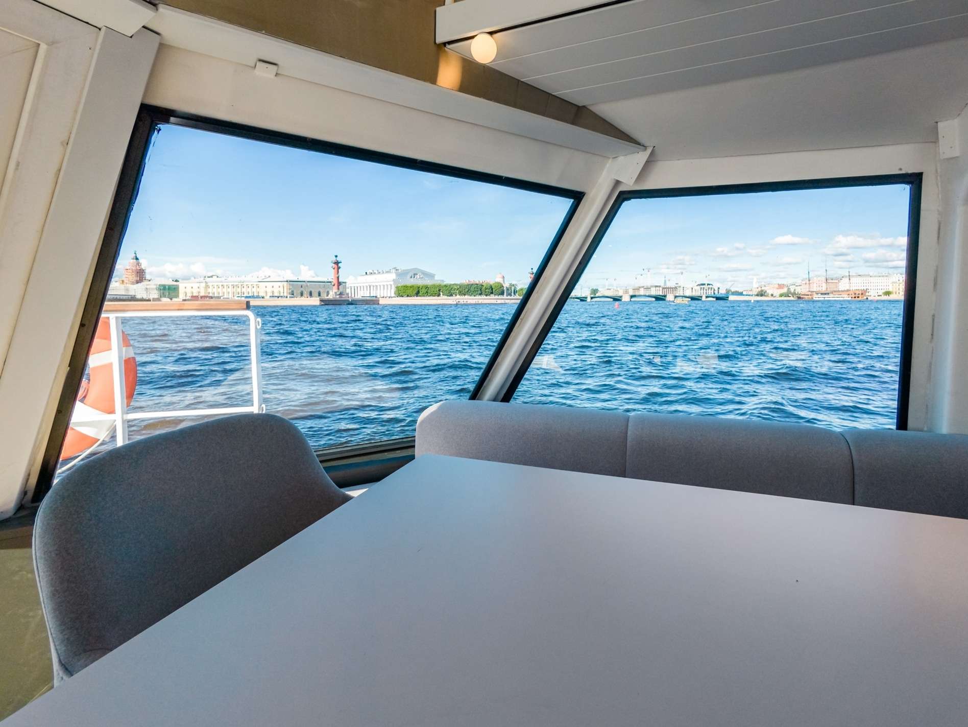 теплоход юность