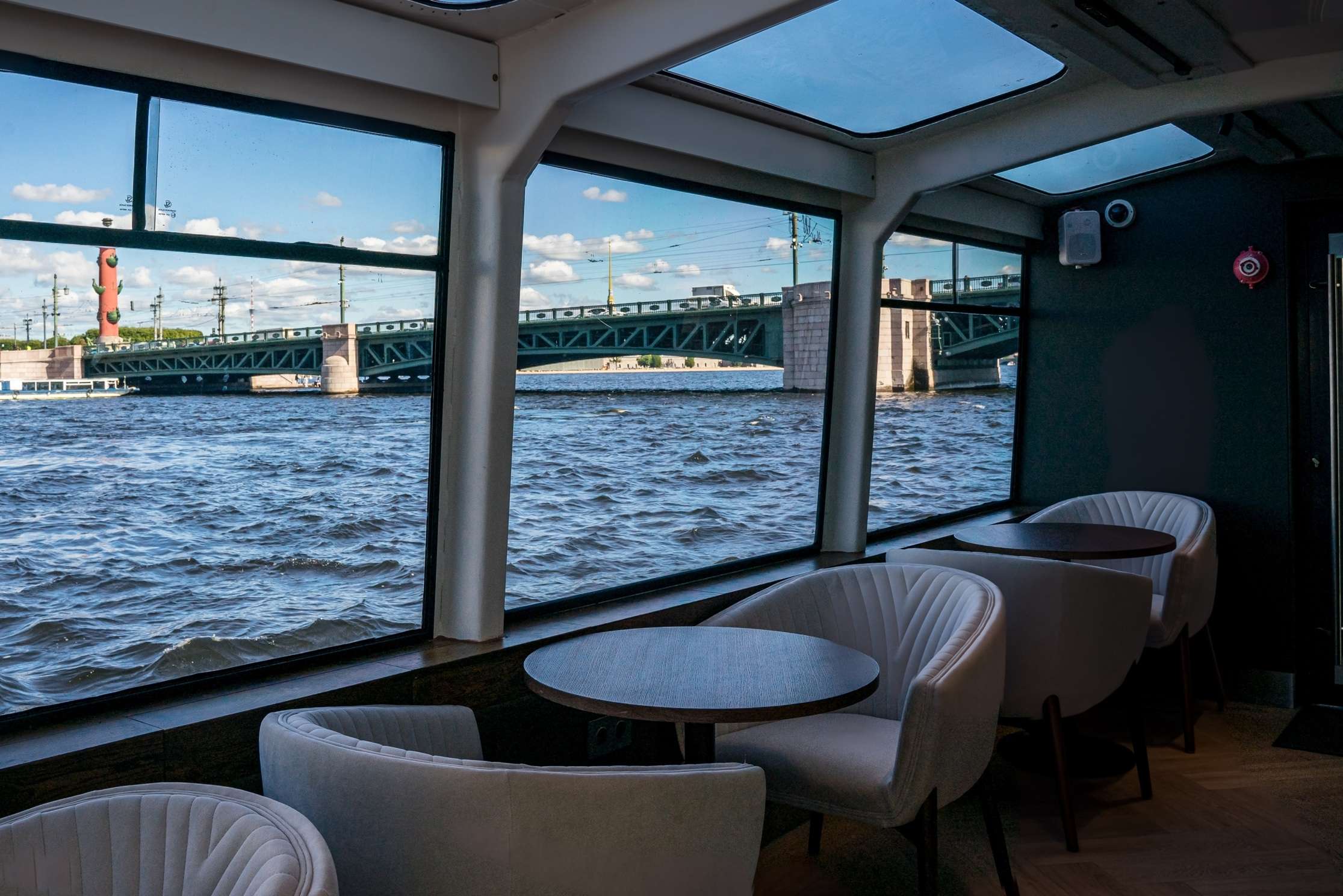 теплоход юность