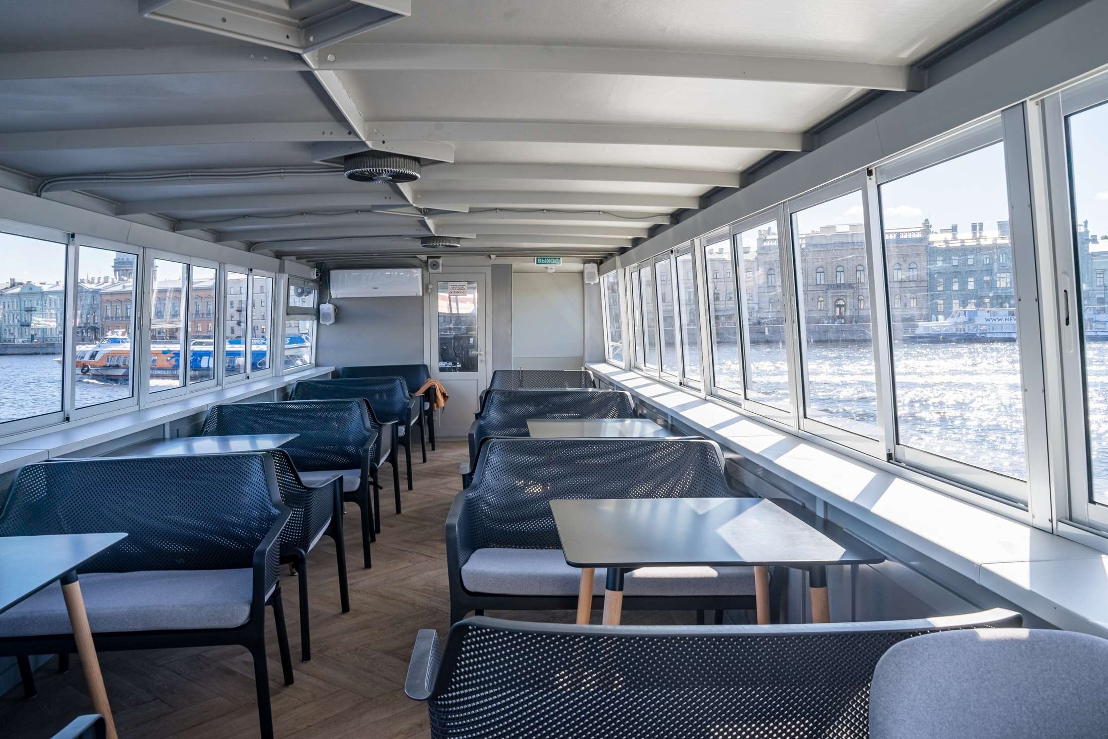 теплоход юность