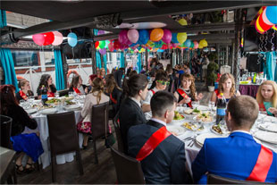 Банкет на теплоходе на выпускной