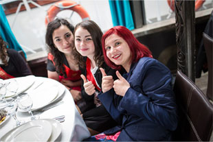 Празднование выпускного на теплоходе